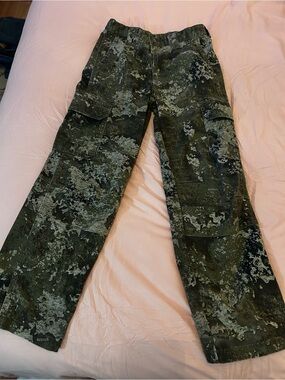 RedHead Silent Hide Camouflage Pants. Youth XL.